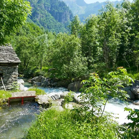 Chalet Rustico Casa Fortuna Madra